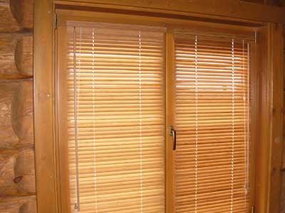 Горизонтальные деревянные жалюзи